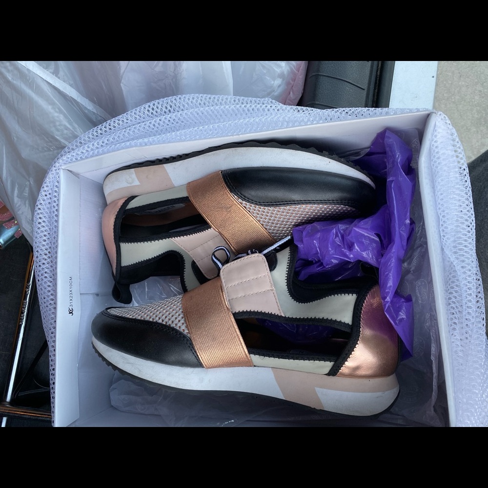 Steve Madden sneakers